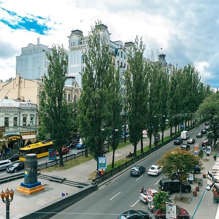 Two Bedroom Apartment On Kreschatik, Kyiv Center With Great View Bagian luar foto